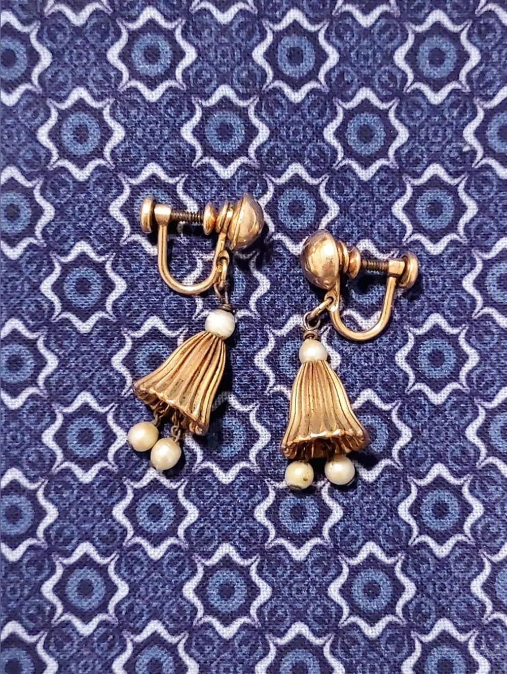 1/20 12k gold filled dangle screw back earring with tiny pearls